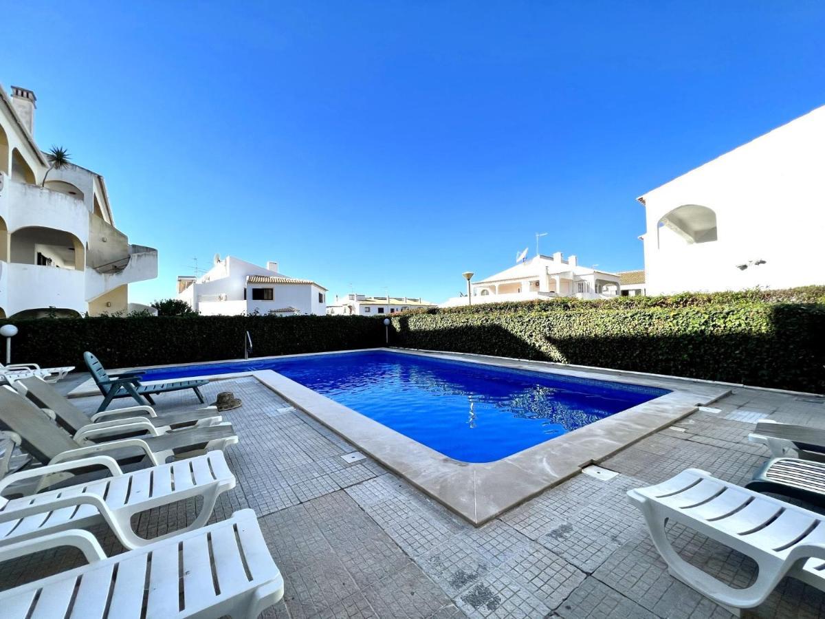 Quarteira Classic 1 With Pool By Homing Exterior photo
